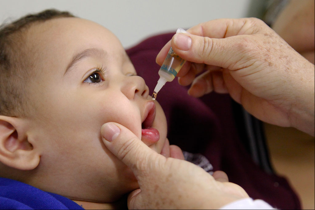Saúde - 1 em cada 4 crianças da região já está imunizada contra polio e sarampo