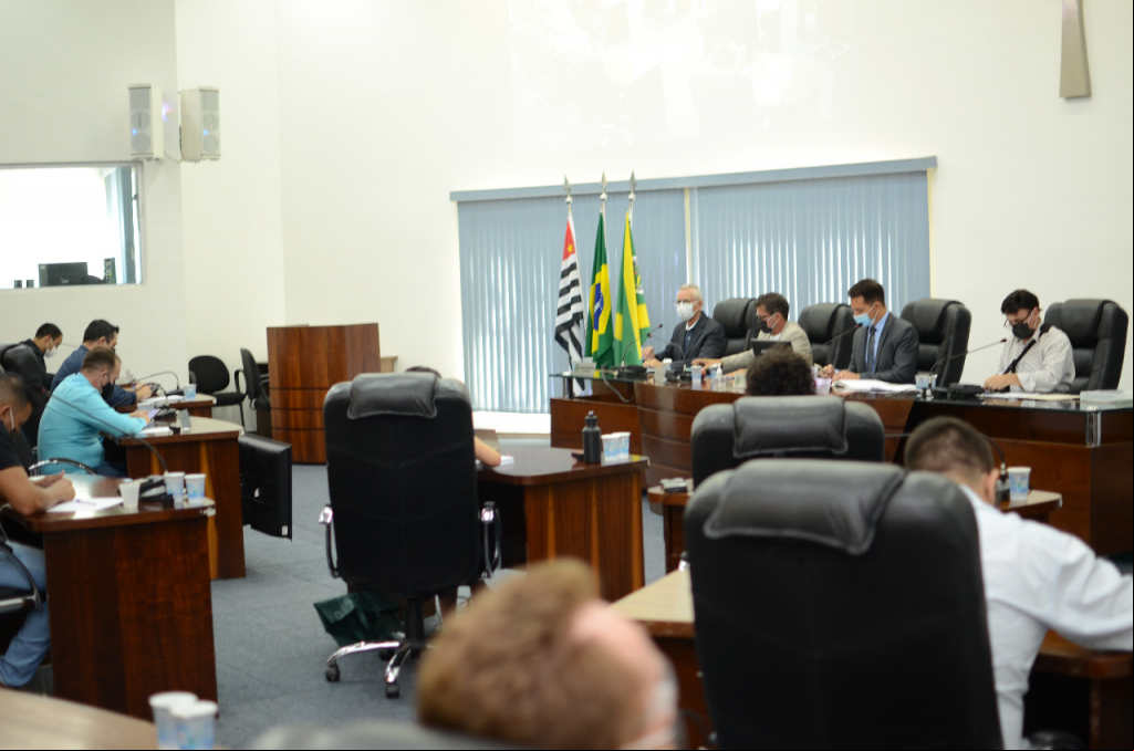 Política - Vereadores aprovam a criação   do “Dia Municipal do Motoboy”