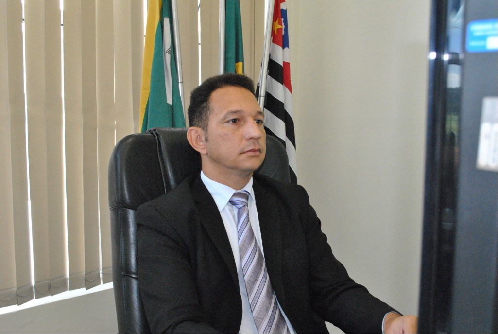 Política - Subdivisão de salões Prefeito sanciona lei que altera   Código de Obras e Urbanismo