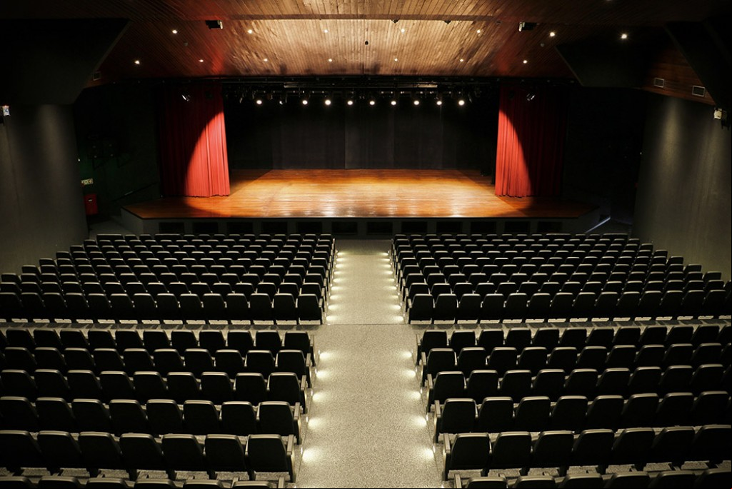 Cultura - Aniversário de 27 anos do Teatro “Manoel Lyra” recebe Violas & Violinos - Uma Orquestra Caipira